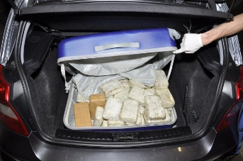 In einem Reisekoffer mitgeführte Drogen