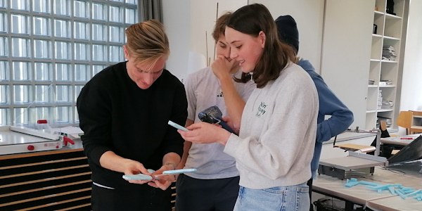 Schüler tüfteln mit Styropor