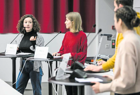 An der Uni Luzern fand am Wochenende die regionale Nachwuchs-Debattiermeisterschaft statt. Ein Augenschein.