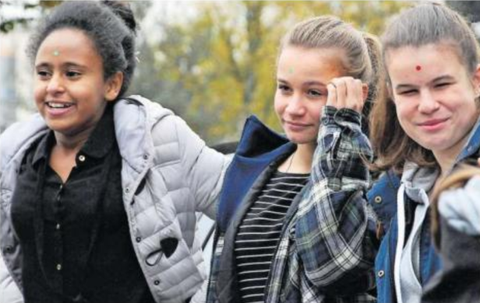 Flüchtlingskinder aus dem ganzen Kanton Flüchtlingskinder aus dem ganzen Kanton