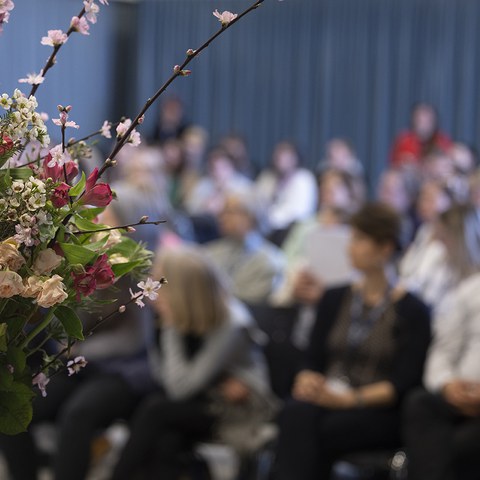 Volle Aula an der Tagung vom 11. März 2023