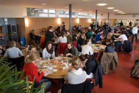 Blick in die Mensa der PH Zug