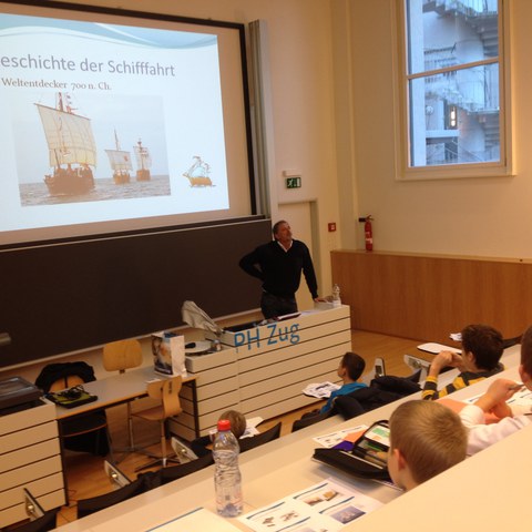 Kapitän Benjamin Schacht spricht über die Geschichte der Schifffahrt