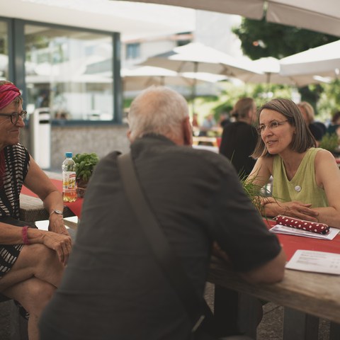 3 Festbesucher.jpg