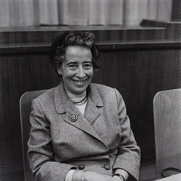 Hannah Arendt, unbekannter Fotograf, Wiki Commons