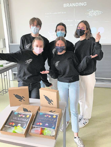 Im Rahmen der Ausbildung an der Wirtschaftsmittelschule wurden drei «Start-ups» gegründet. Im Rahmen der Ausbildung an der Wirtschaftsmittelschule wurden drei «Start-ups» gegründet.