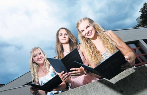 WMS-AbsolventInnen 2017 WMS-AbsolventInnen 2017