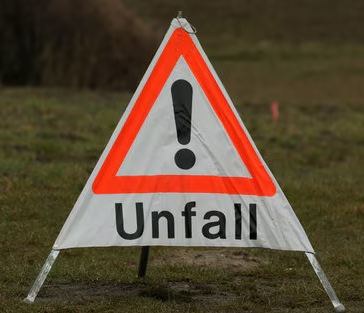 #13 Erste Hilfe bei gestürztem Fahrradfahrer #13 Erste Hilfe bei gestürztem Fahrradfahrer