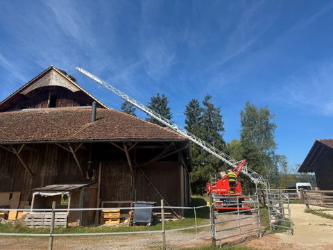 Bergung mit motorisierter Leiter