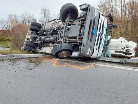 LKW gekippt LKW gekippt
