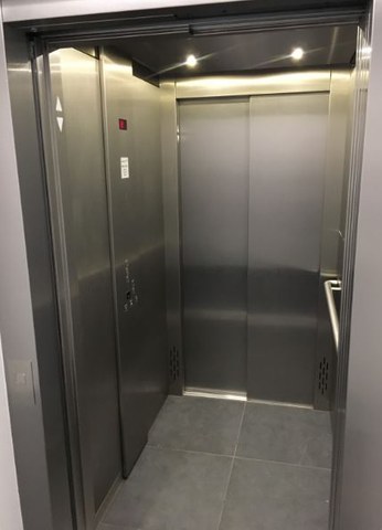 Symbolbild Aufzug.jpg Symbolbild Aufzug.jpg