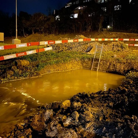 Wasserleitungsbruch Drälikon_web.jpg