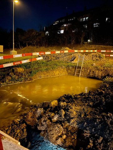 Wasserleitungsbruch Drälikon_web.jpg