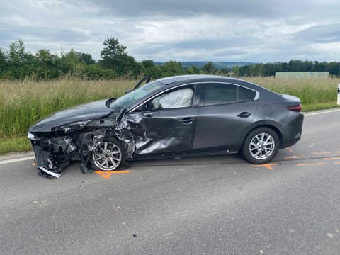 #14 Verkehrsdienst wegen Autokollision auf Drälikerstrasse #14 Verkehrsdienst wegen Autokollision auf Drälikerstrasse