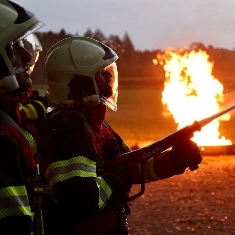 Hart am Feuer