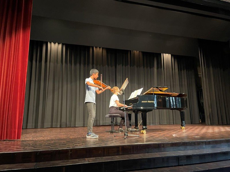 Andrew Liu und Gabrielle Adorjan