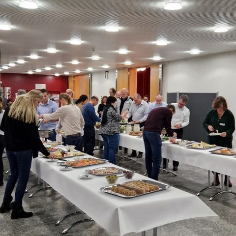 Reichhaltiges Buffet zum Abendessen.