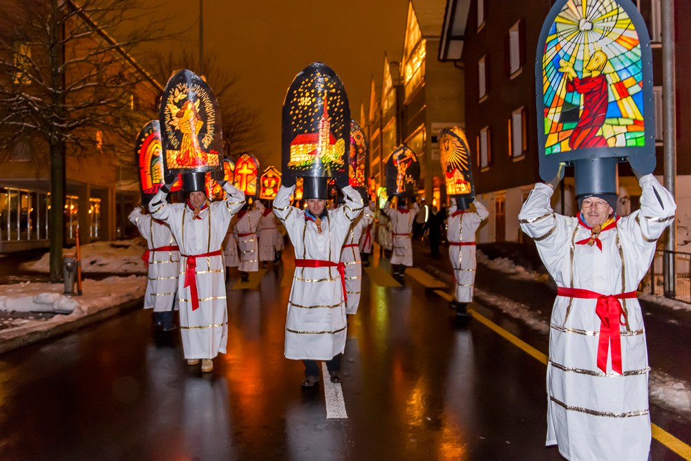 Iffelen- und Chlausenumzug Hünenberg