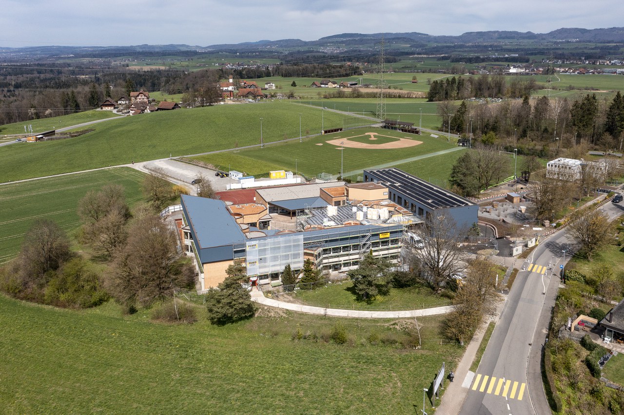 Schulhaus Rony, April 2021