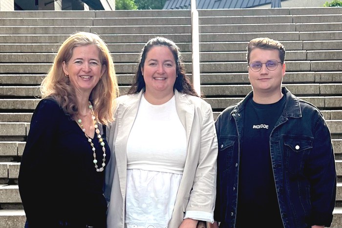 Foto (v.l.n.r.) Solange Glutz, Laura Gemperle und Cédric Oberholzer