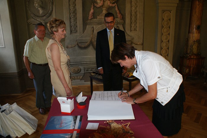 Oktober 2011, Regula Hürlimann, Gemeindepräsidentin Hünenberg und Nadezda Babiakova, Bürgermeisterin Stiavnica