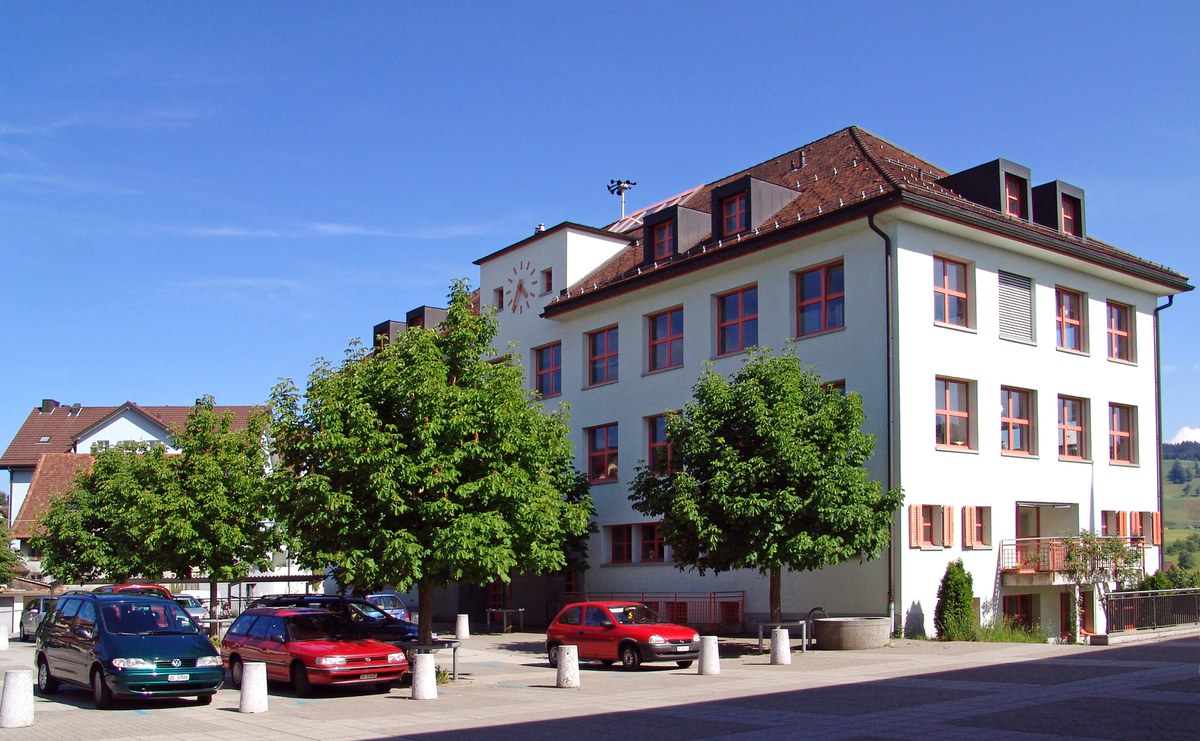 Menzingen lehrt und lernt.
