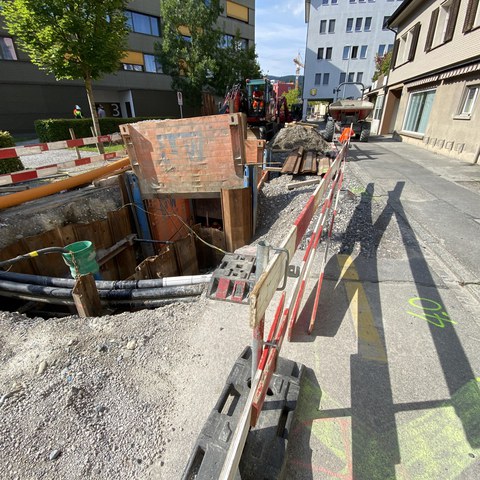 Alte Chamerstrasse Grube für Regenwasserleitung