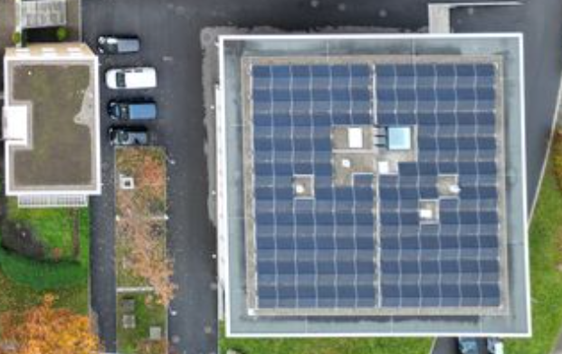 Solarpanels SH10 Neubau Ost