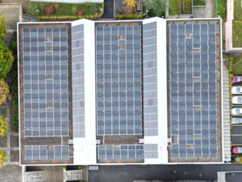 Solarpanels SH9 Dreifachturnhalle