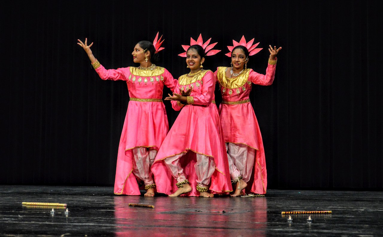 Tanzaufführung der Vrindavan Dance Academy