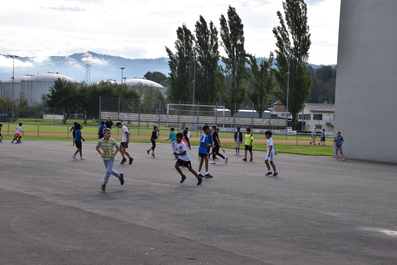 Sport auf dem Sportplatz