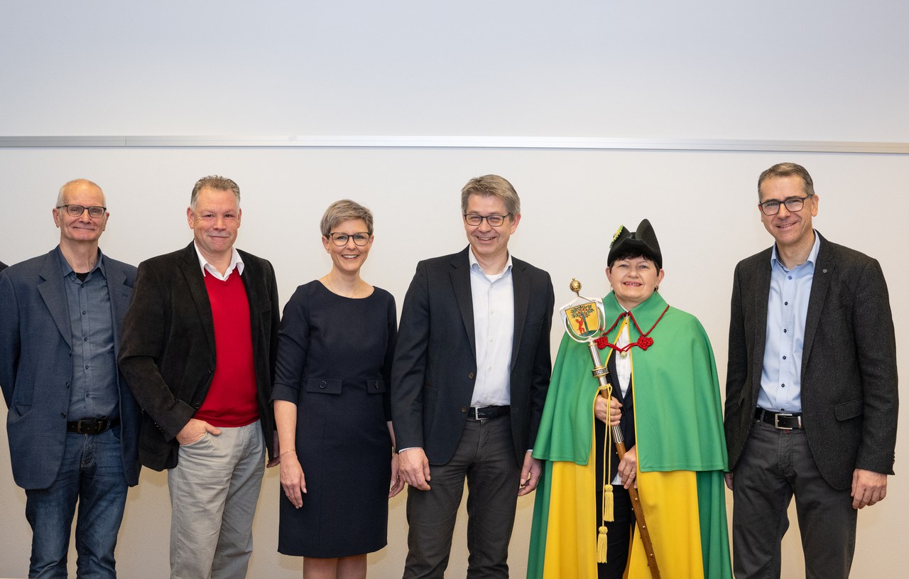 Francesco Zoppi (SVP), Markus Scheidegger (Die Mitte), Simone Wigger (FDP), Patrick Wahl (FDP), Hanni Schriber-Neiger (Gemeindeweibelin), Peter Hausherr (Die Mitte, Gemeindepräsident)