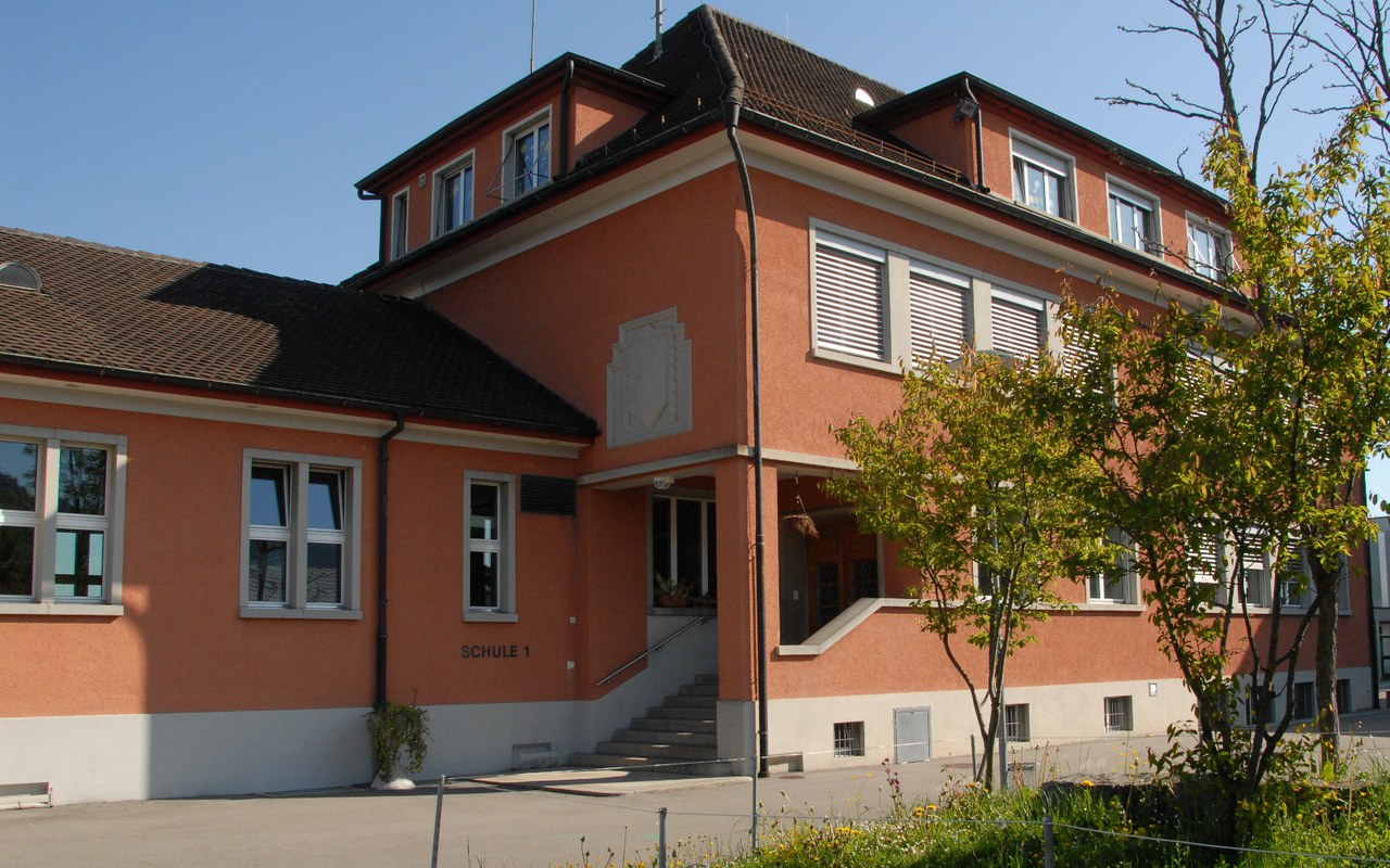 Schulhaus 1