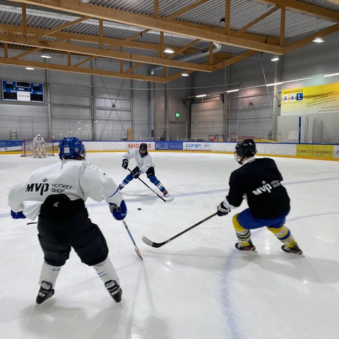 Plausch-Hockey_02_2025-02.jpg