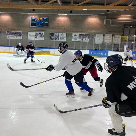 Plausch-Hockey_02_2025-04.jpg