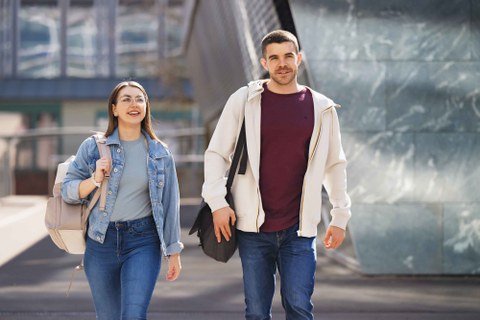 HFZug_IE_Claudio_Jasmin_15_Web.jpg HFZug_IE_Claudio_Jasmin_15_Web.jpg